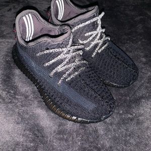 10c Yeezy 350 V2
